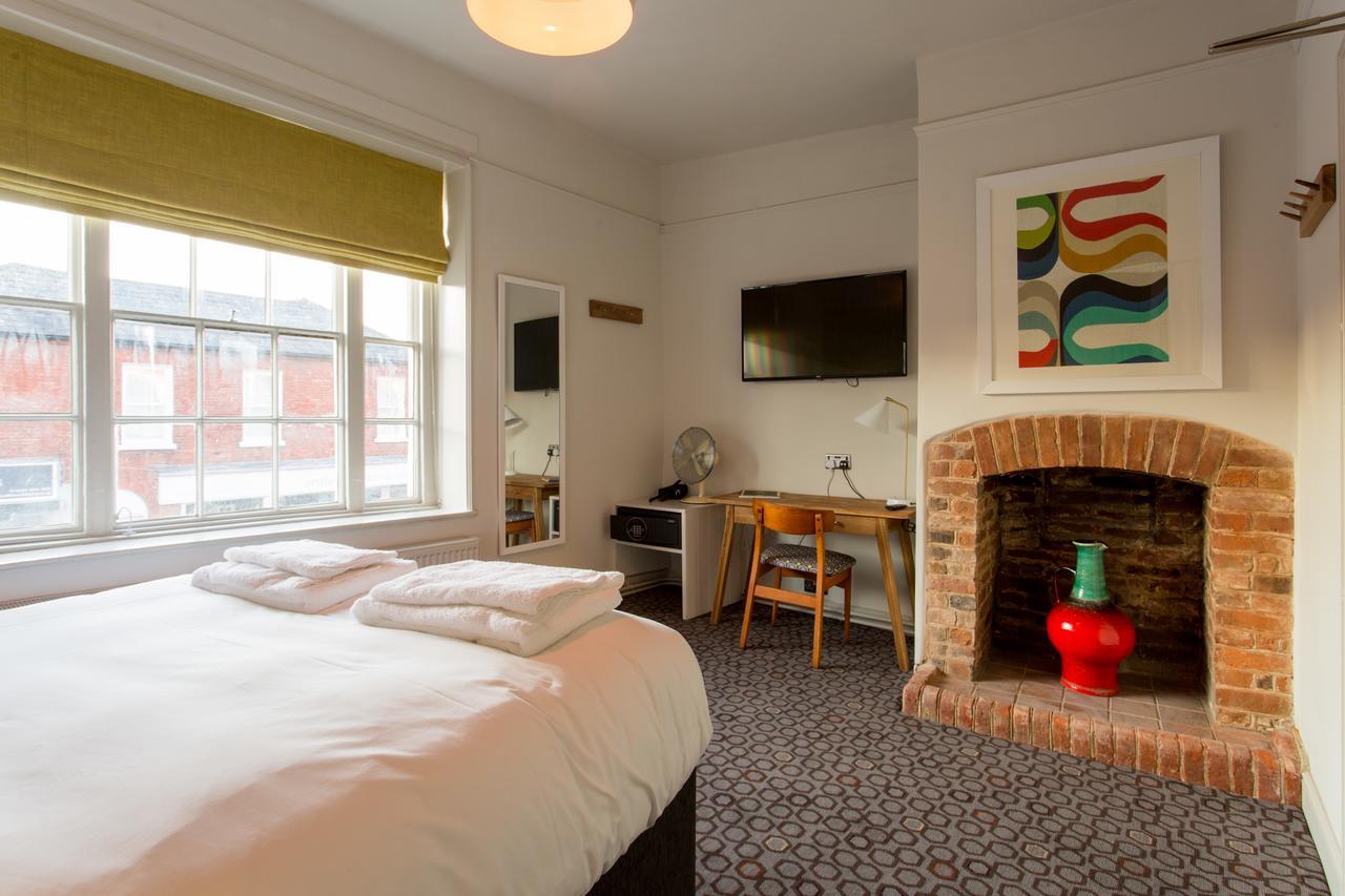 Hotel The Dolphin Newbury  Exterior foto